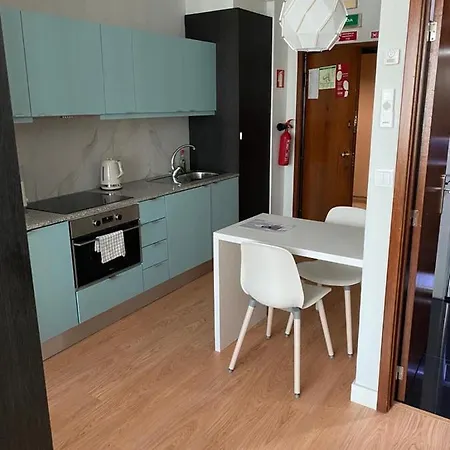 411 Gale Center Wi-fi, Estacionamento *